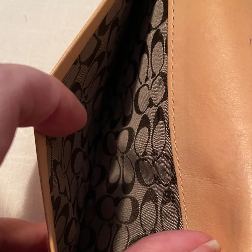 Coach triple wallet. EUC few call outs on inside.
